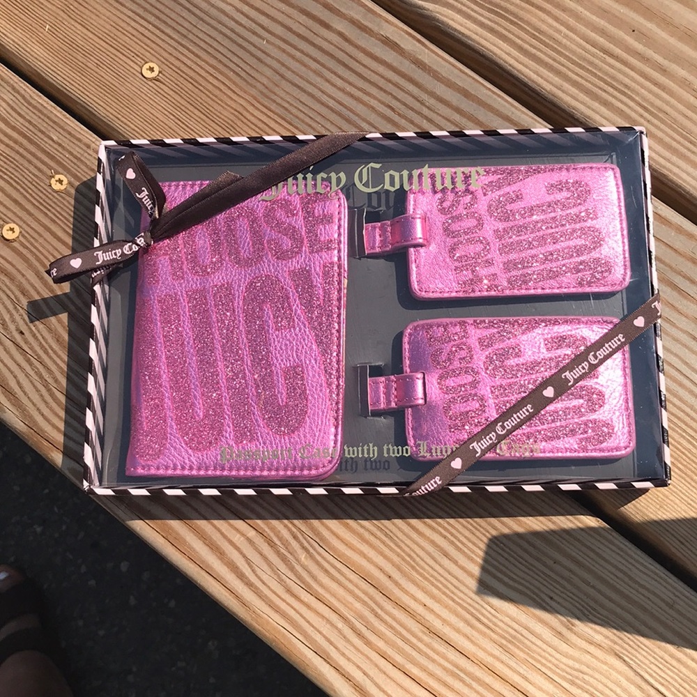 Juicy passport and luggage tags